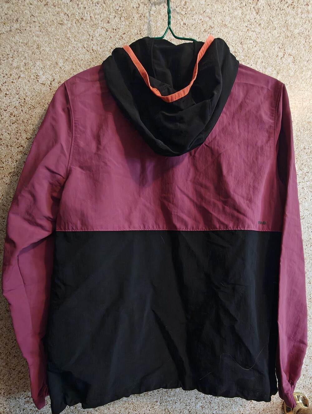 Saucony Packable Anorak Jacket Colorblock Black and Magenta Women S - Picture 2 of 4